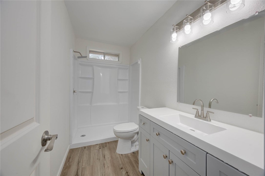 913 Knot Property Photo 17