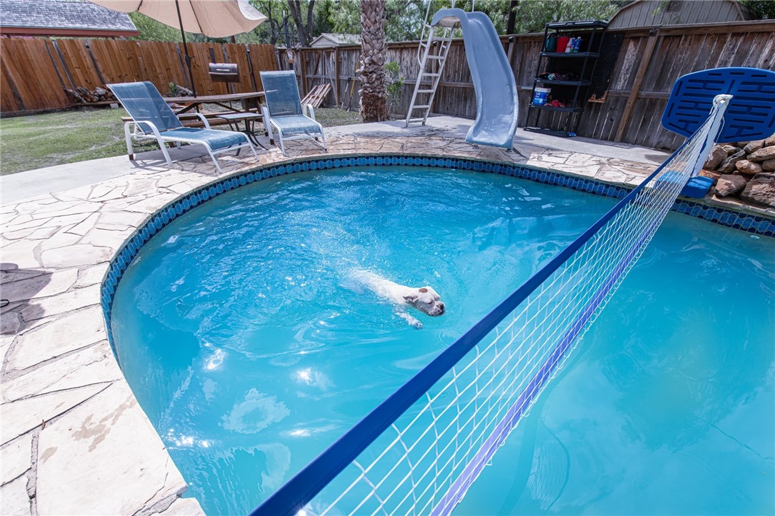1204 Live Oak Dr Property Photo 4