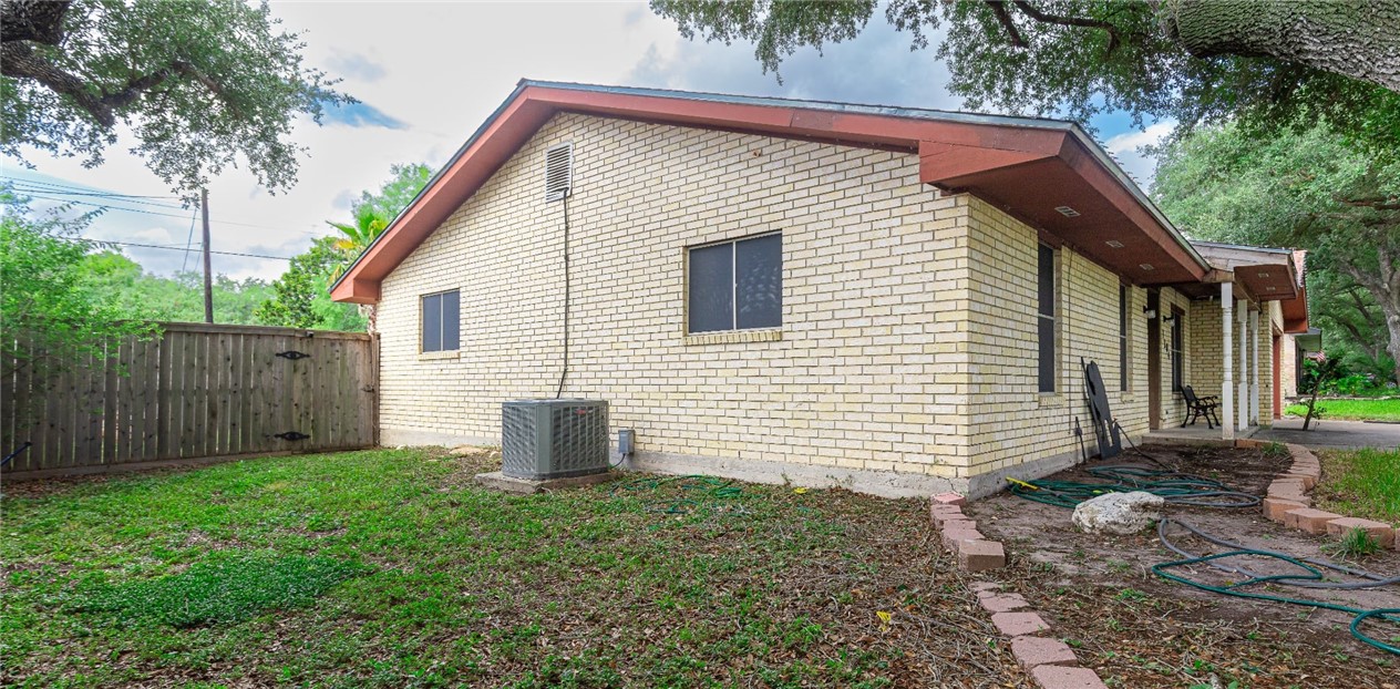 1204 Live Oak Dr Property Photo 28