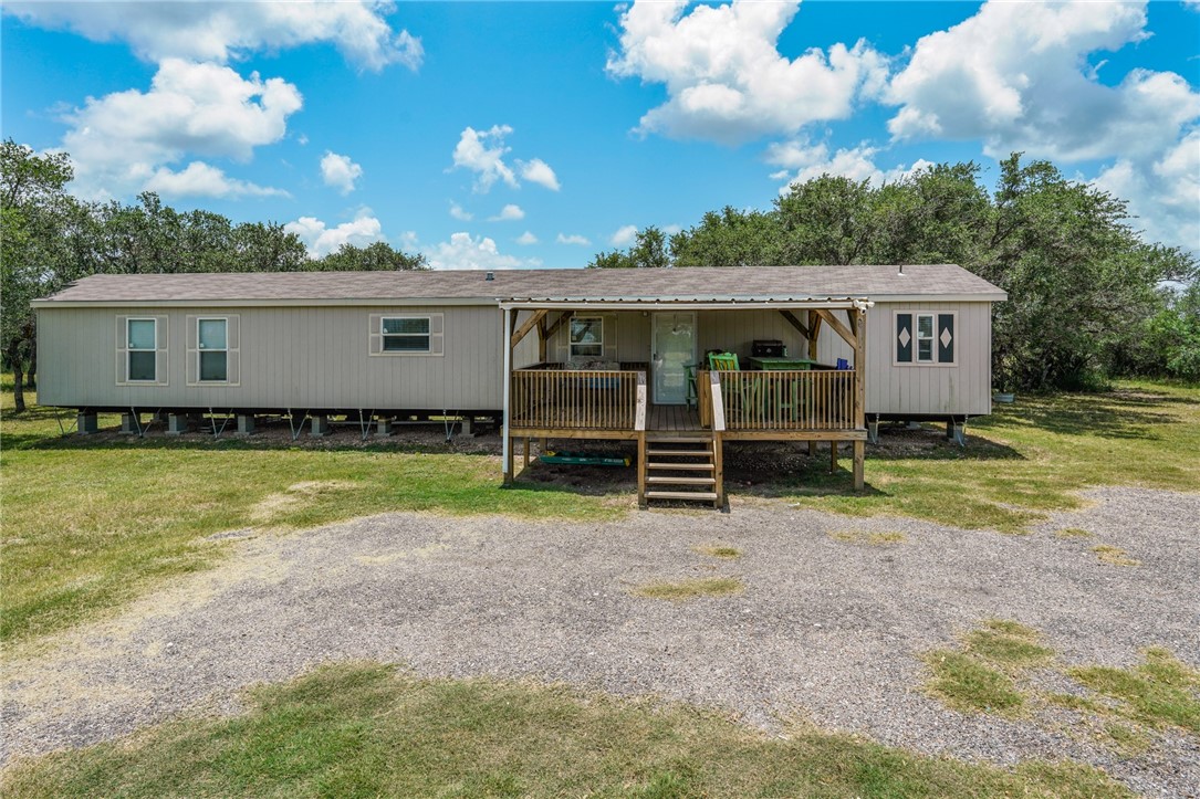 130 Old Goliad Rd. Property Photo 1