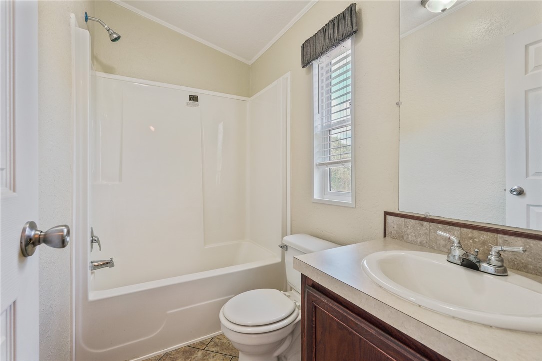 130 Old Goliad Rd. Property Photo 14