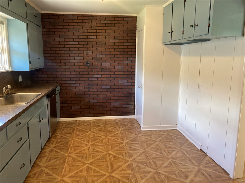 925 Wilshire Pl Property Photo 7