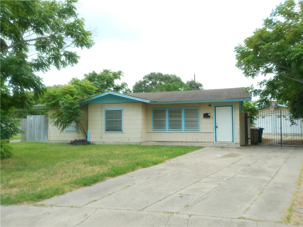 4225 Warwick Dr Property Photo 1
