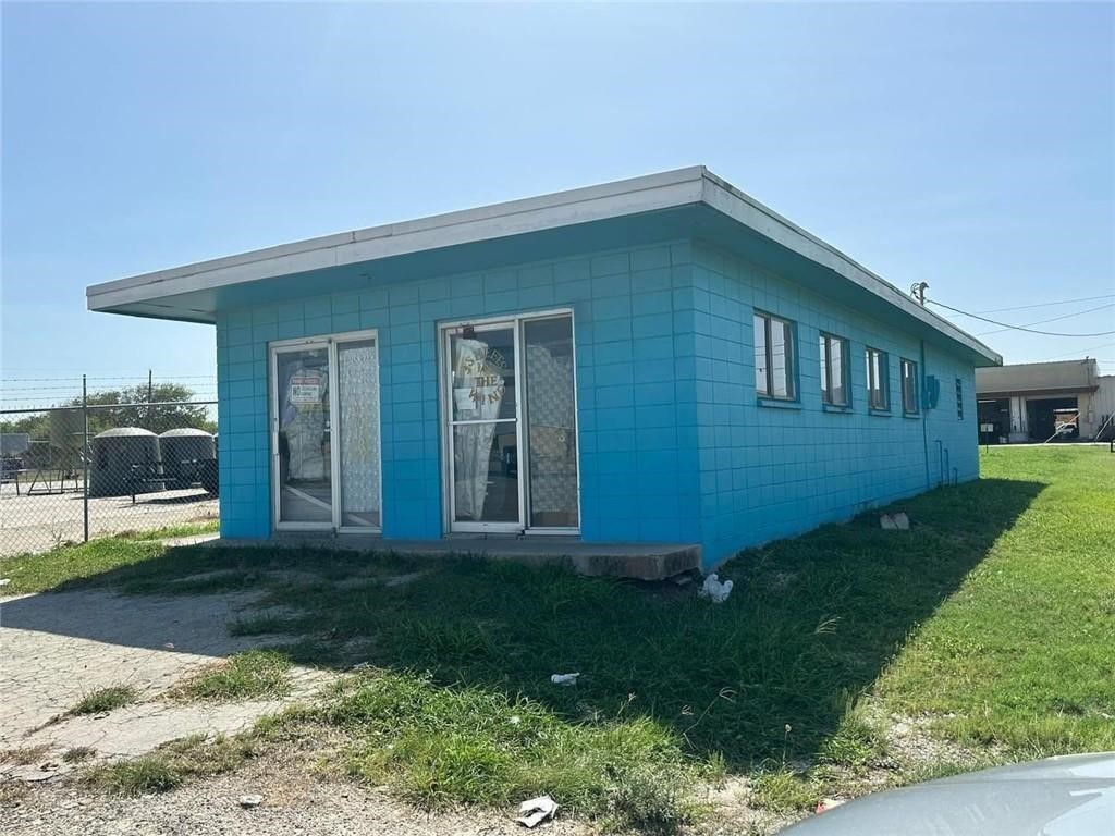 101 Mcintyre Ave Property Photo 1