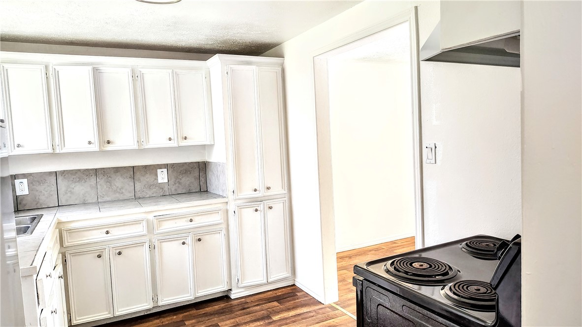 1025 E Fordyce Ave Property Photo 3