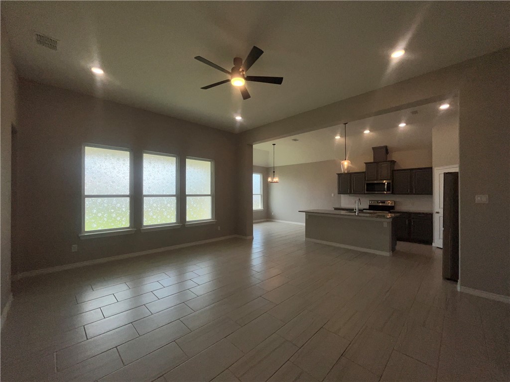 3513 Pineda St Property Photo 5