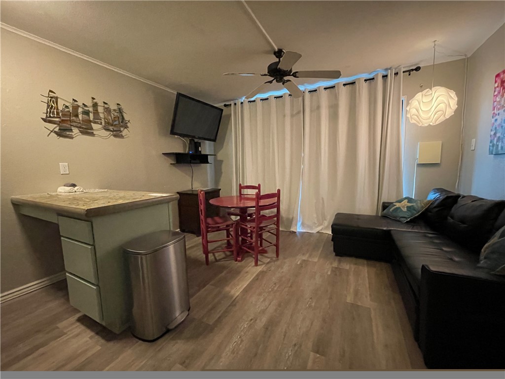 3938 Surfside Blvd Property Photo 4