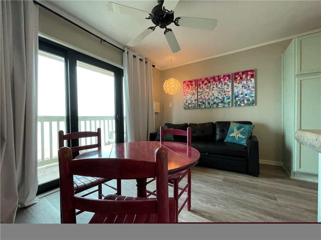 3938 Surfside Blvd Property Photo 5
