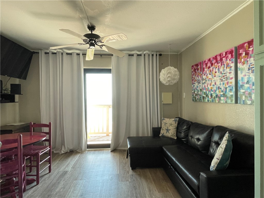 3938 Surfside Blvd Property Photo 10