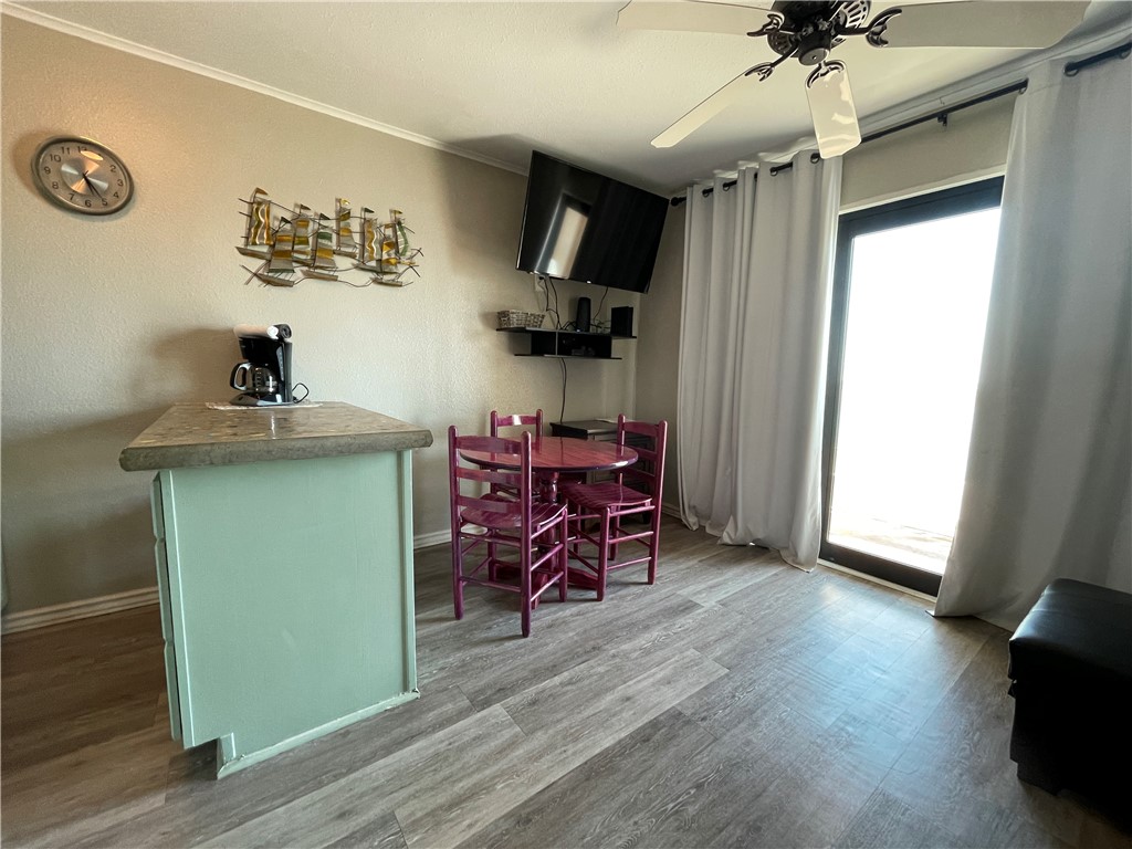 3938 Surfside Blvd Property Photo 11