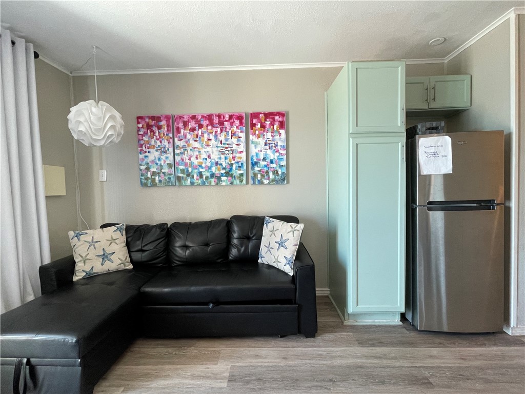 3938 Surfside Blvd Property Photo 15