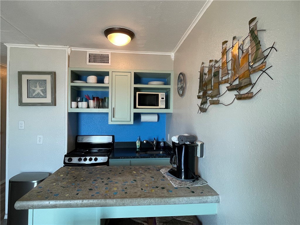 3938 Surfside Blvd Property Photo 16