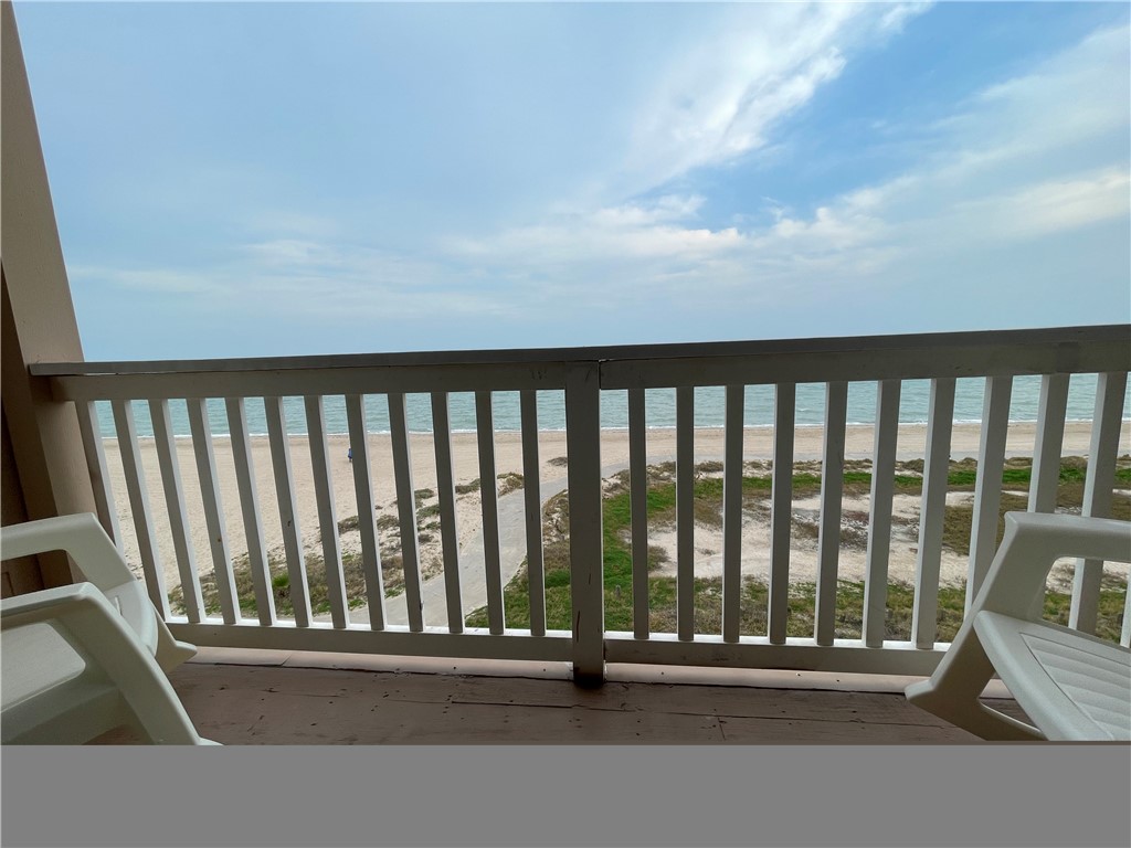 3938 Surfside Blvd Property Photo 26