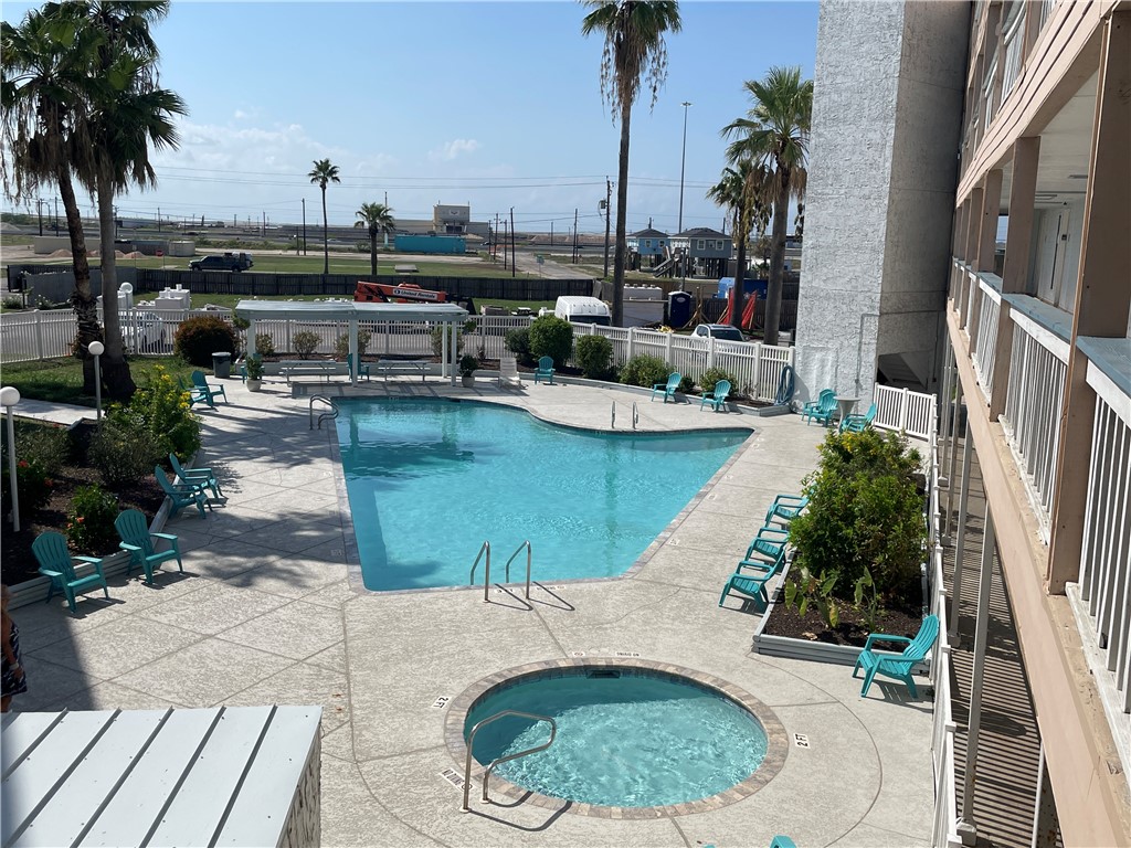 3938 Surfside Blvd Property Photo 39