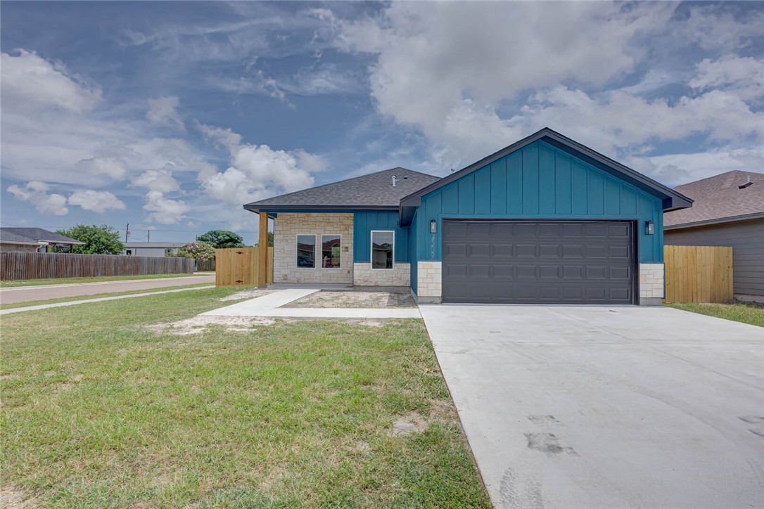 2509 Luzius Dr Property Photo 1