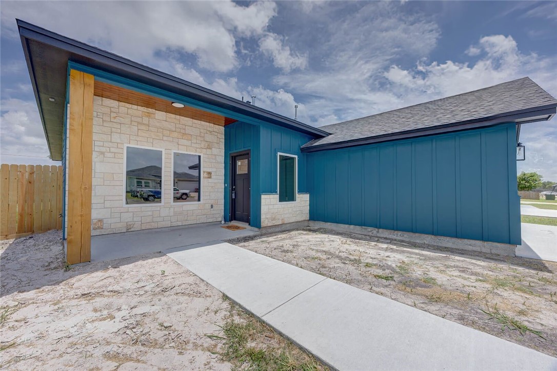 2509 Luzius Dr Property Photo 4