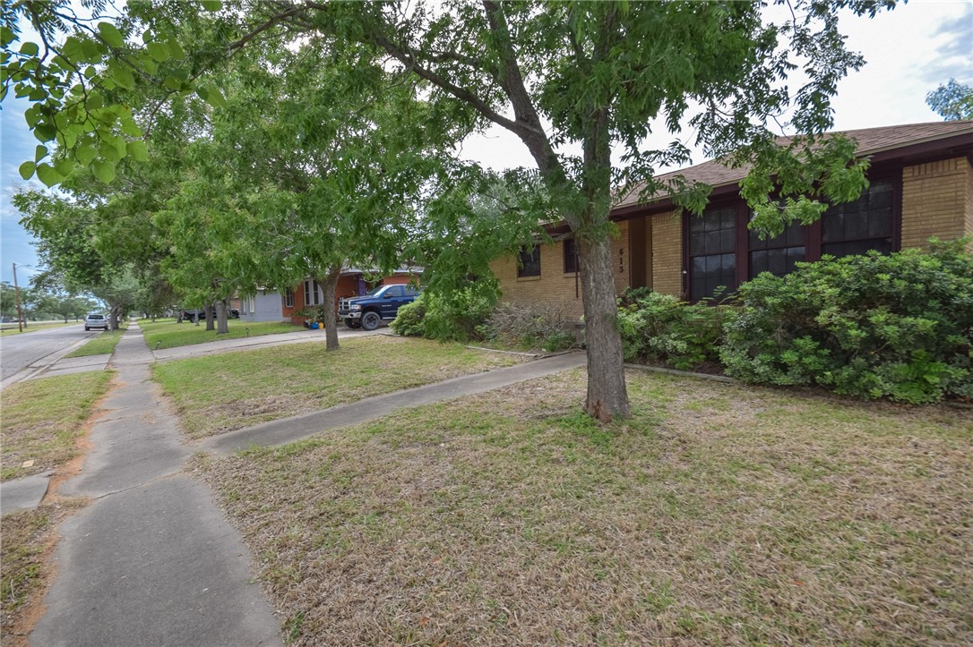 613 Brawner Pkwy Property Photo 2
