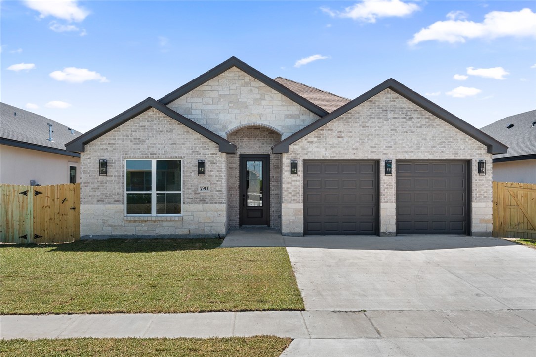 7913 Leylah Dr