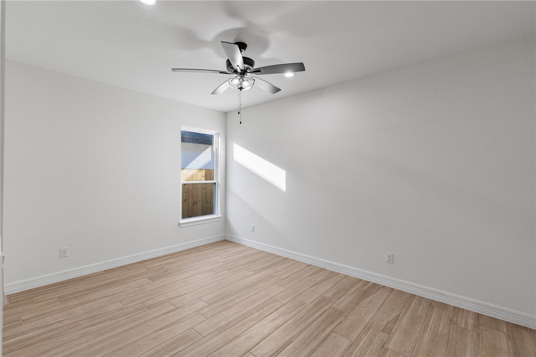 7913 Leylah Dr Property Photo 12
