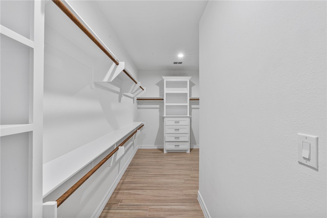 7913 Leylah Dr Property Photo 17