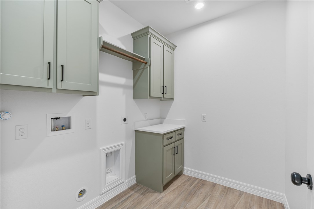 7913 Leylah Dr Property Photo 18