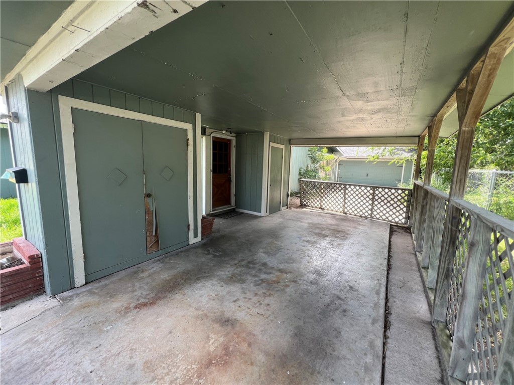4817 Lansdown Dr Property Photo 2