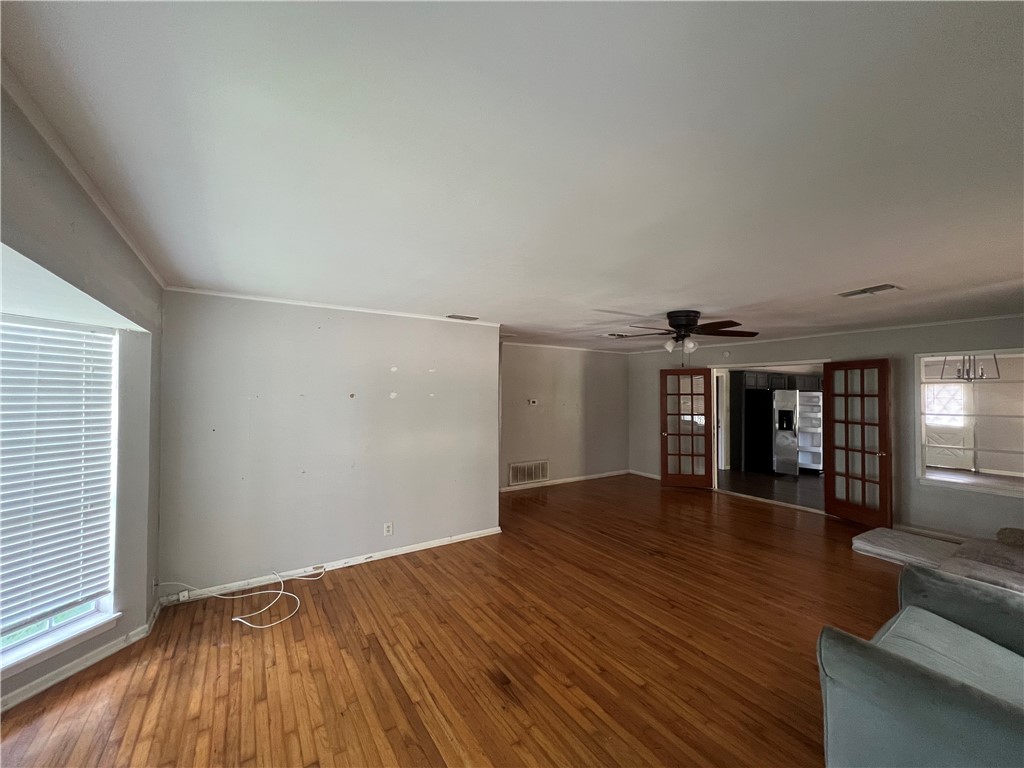 4817 Lansdown Dr Property Photo 3