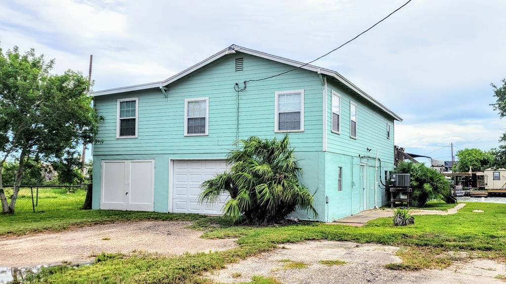 619 Copano Cove Rd Property Photo 1