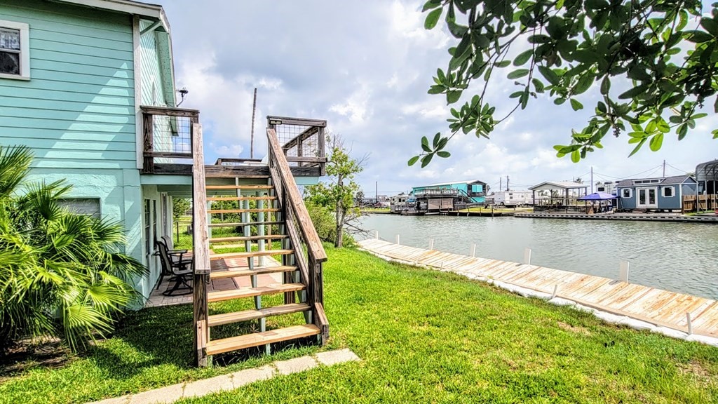 619 Copano Cove Rd Property Photo 4