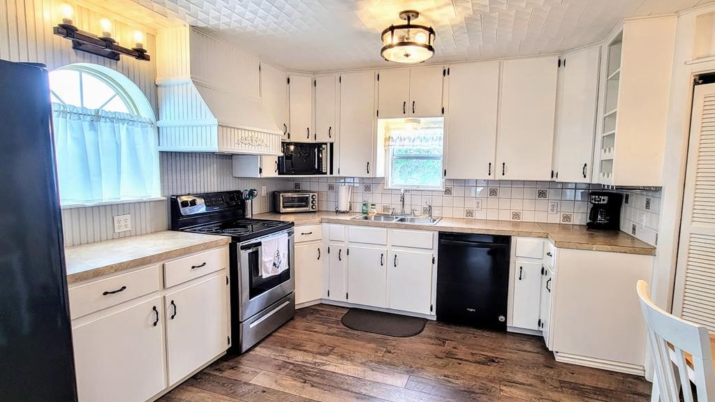 619 Copano Cove Rd Property Photo 8