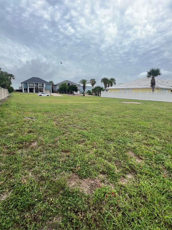 110 Bay Ct Property Photo 3