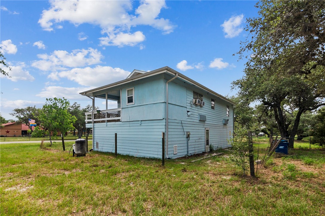 2204 County Road 1810 Property Photo 6