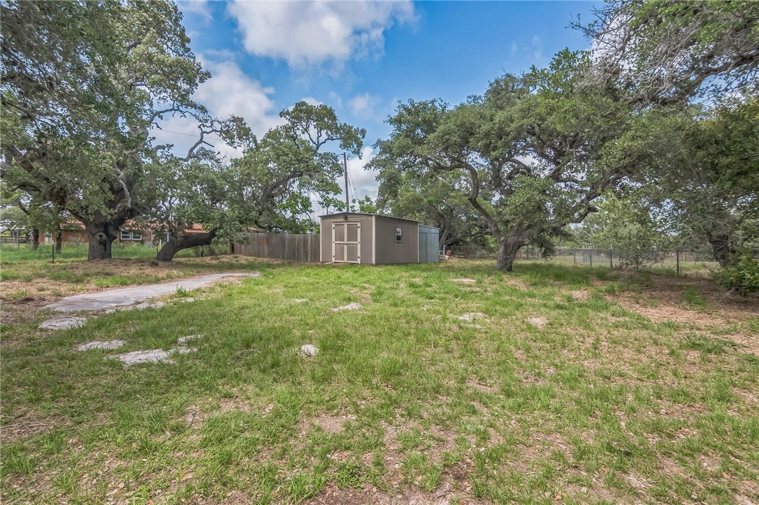 2204 County Road 1810 Property Photo 8
