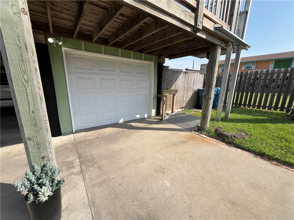 1206 Sea Secret St Property Photo 4