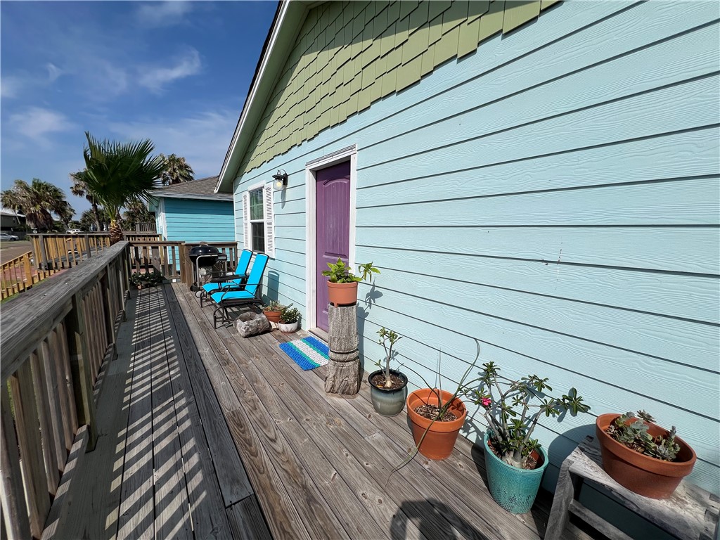 1206 Sea Secret St Property Photo 11