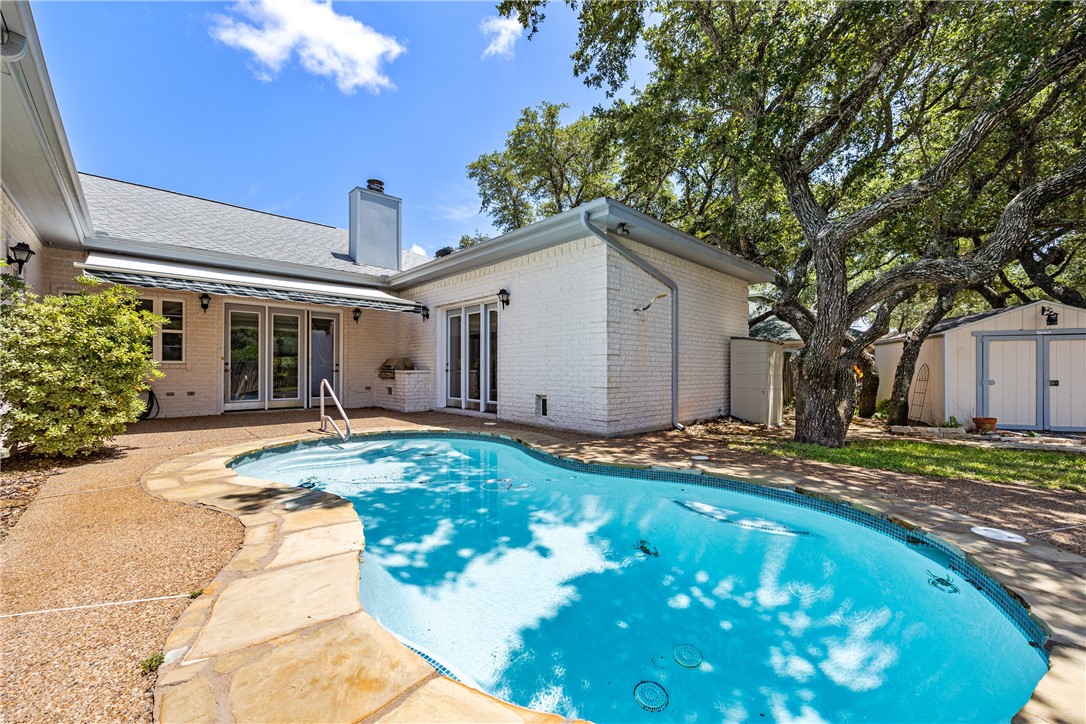101 Bay Hills Dr Property Photo 4