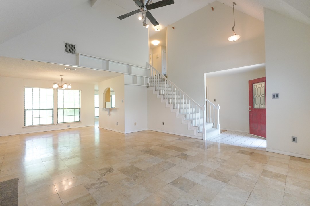 321 Long Point Dr Property Photo 6