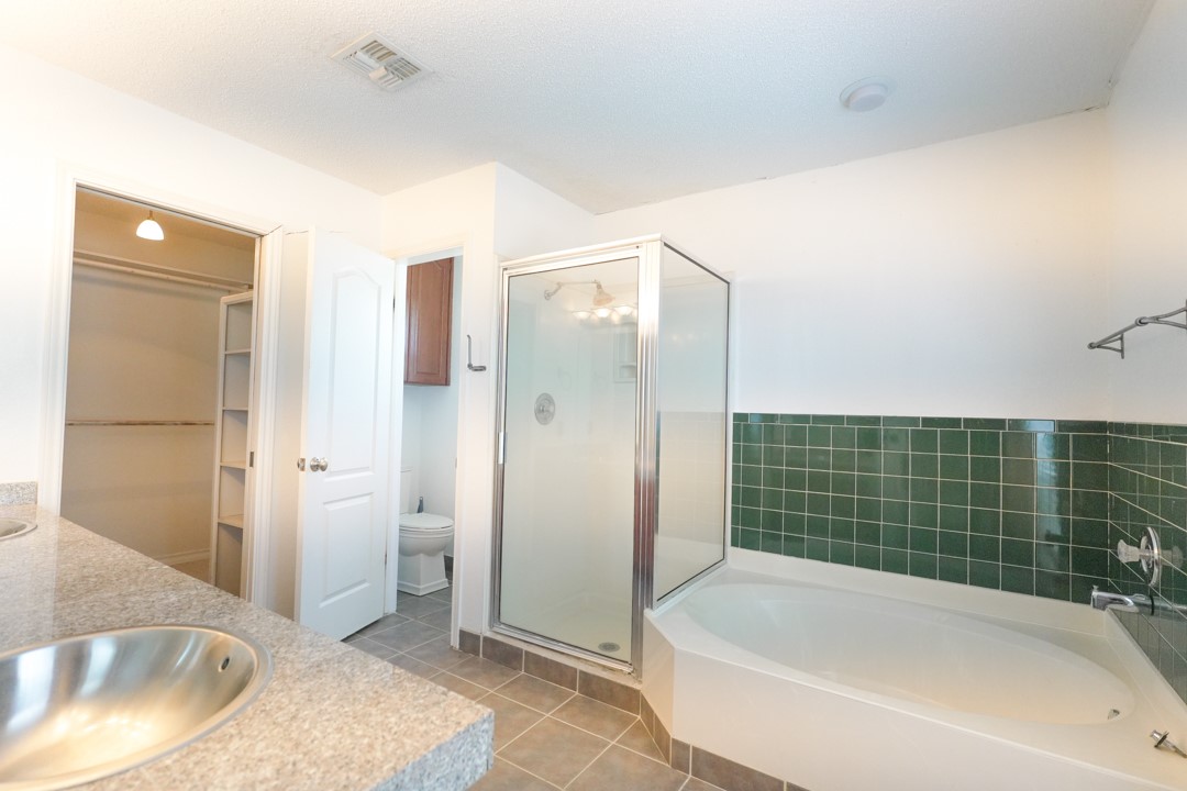321 Long Point Dr Property Photo 11