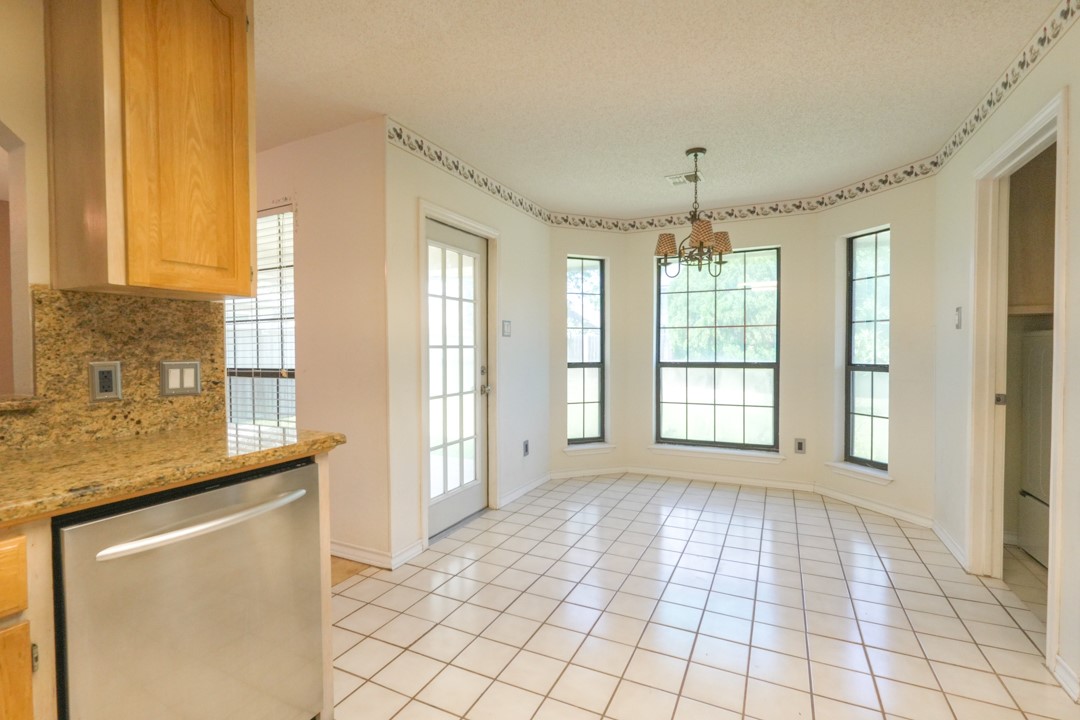 321 Long Point Dr Property Photo 15