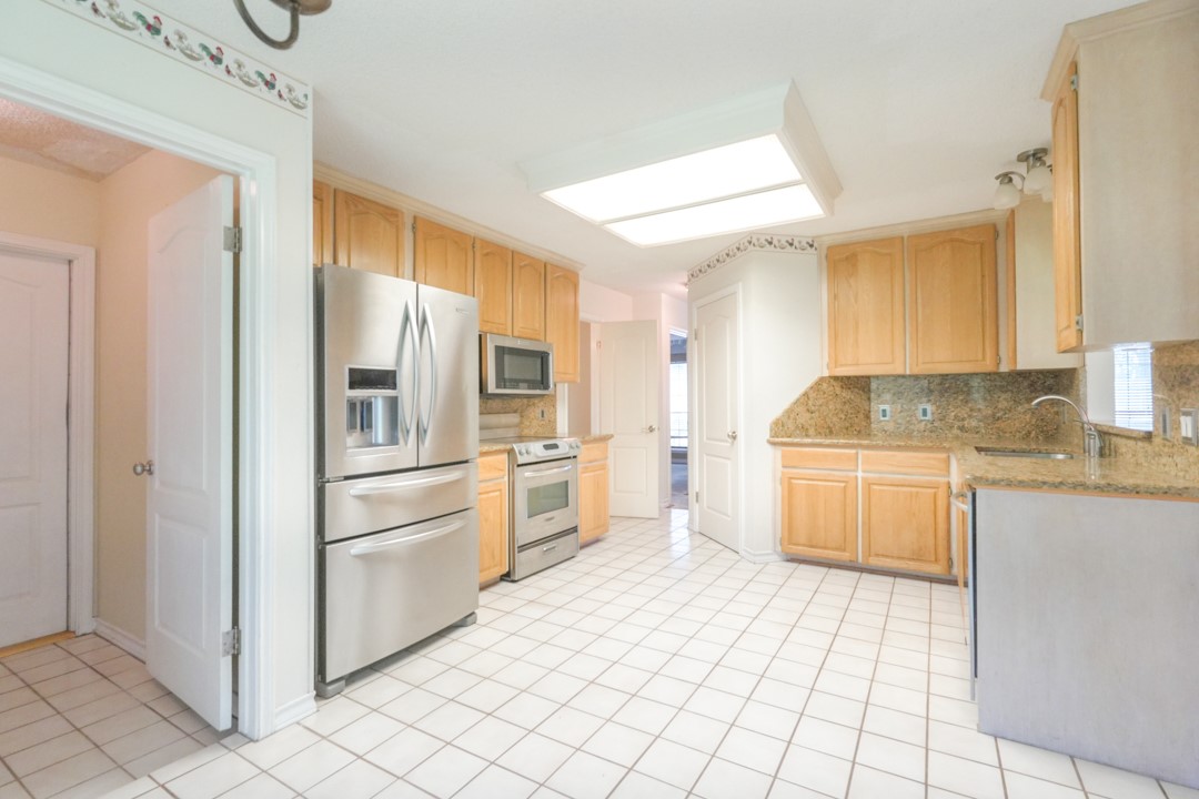 321 Long Point Dr Property Photo 17