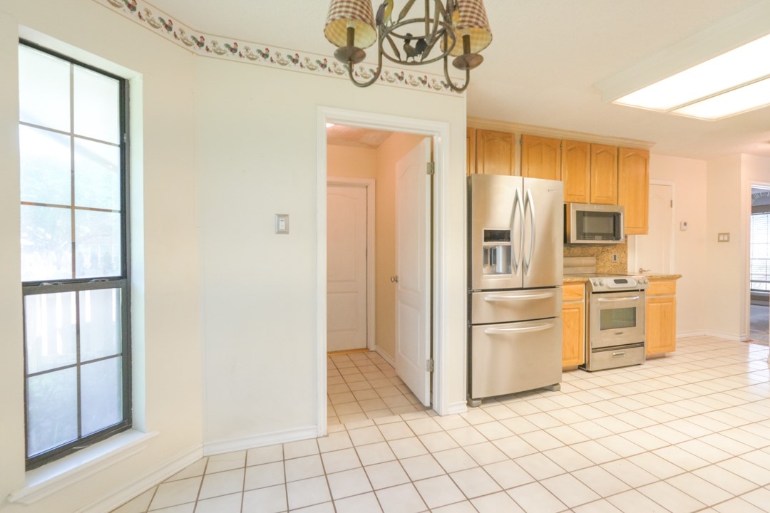 321 Long Point Dr Property Photo 18