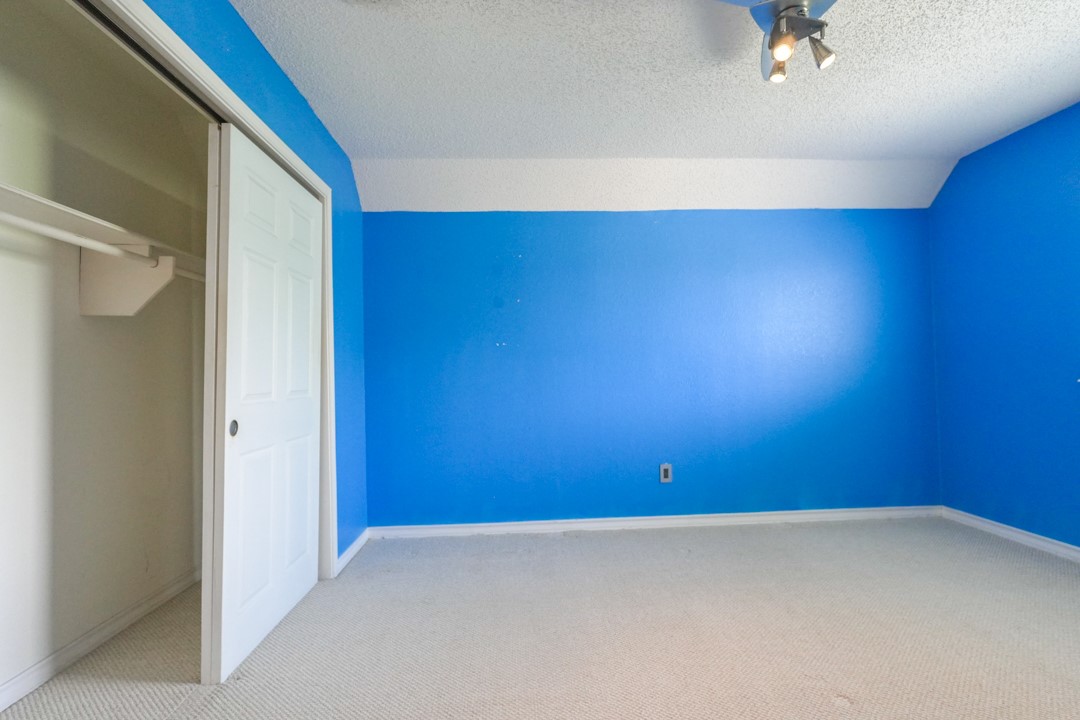 321 Long Point Dr Property Photo 22
