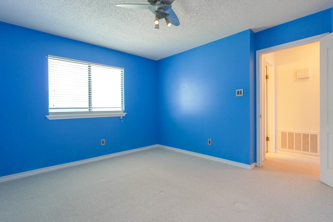 321 Long Point Dr Property Photo 23