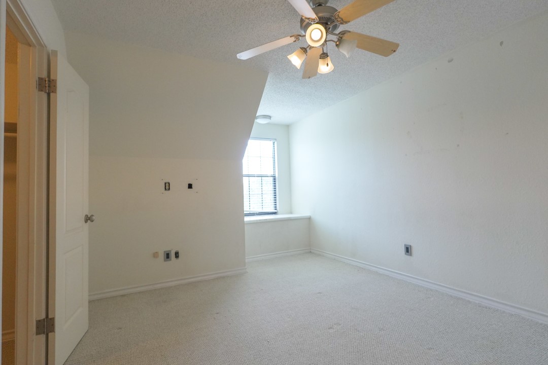 321 Long Point Dr Property Photo 25