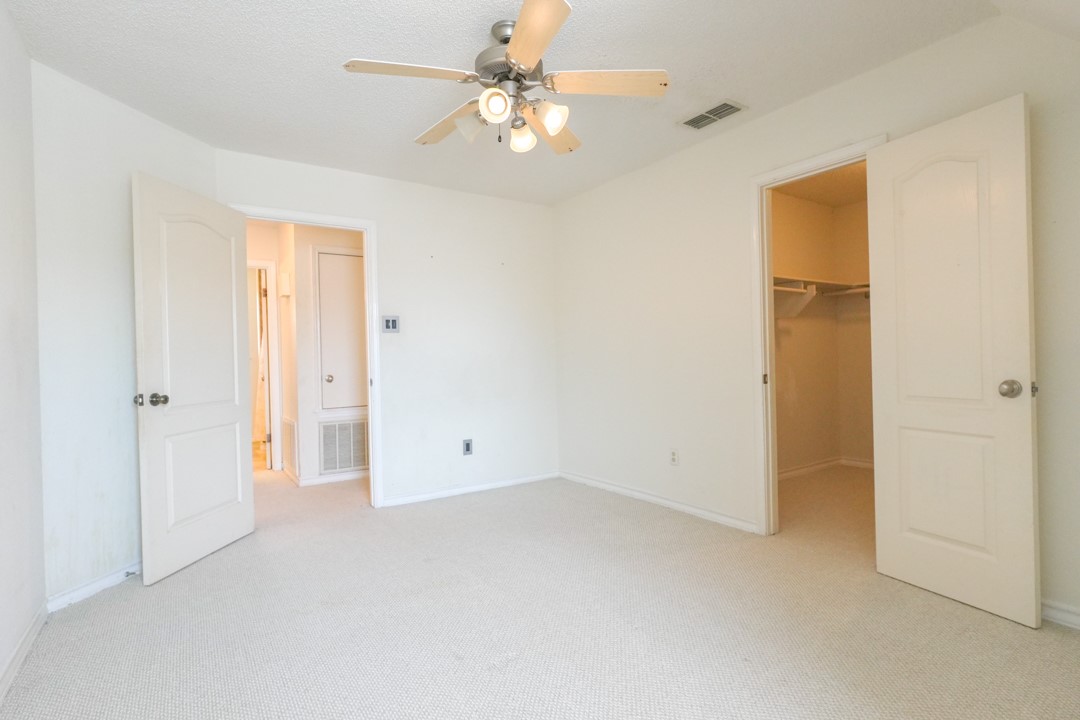 321 Long Point Dr Property Photo 27