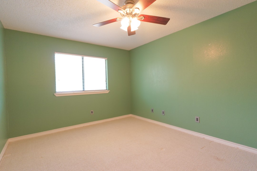 321 Long Point Dr Property Photo 30