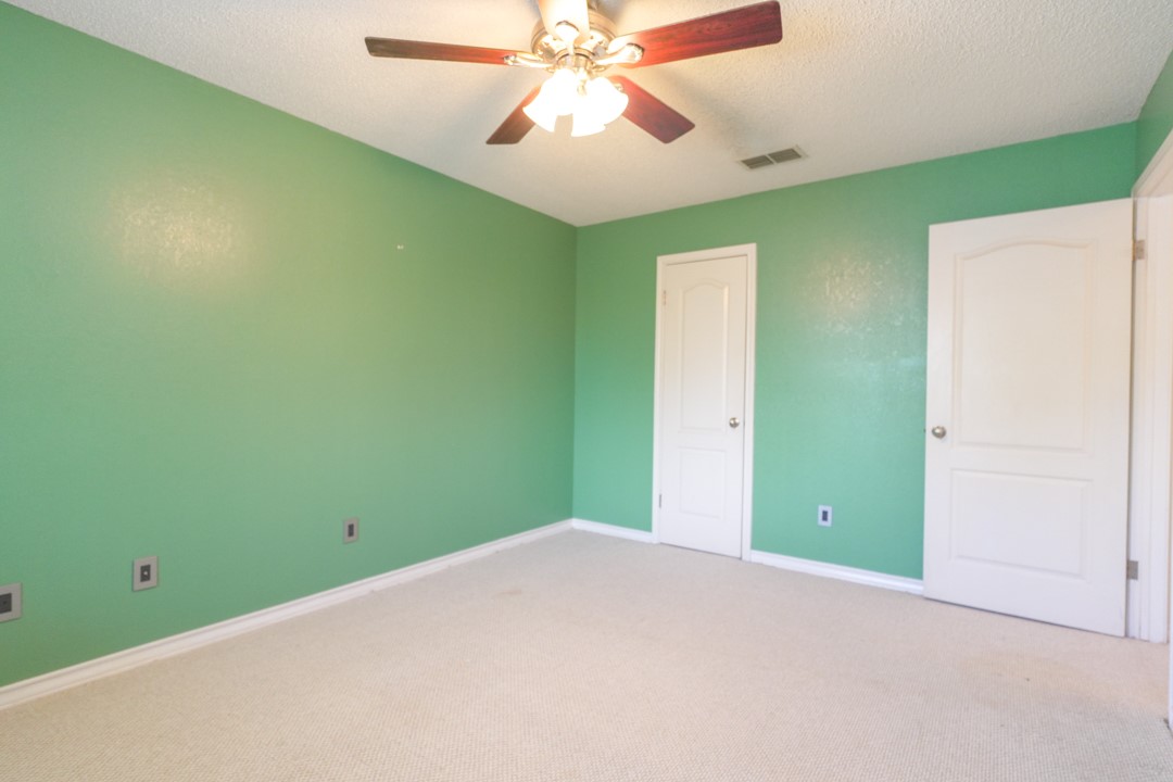 321 Long Point Dr Property Photo 32