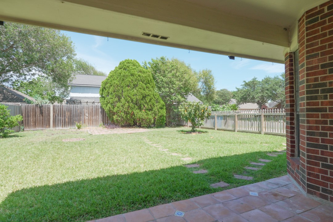 321 Long Point Dr Property Photo 37