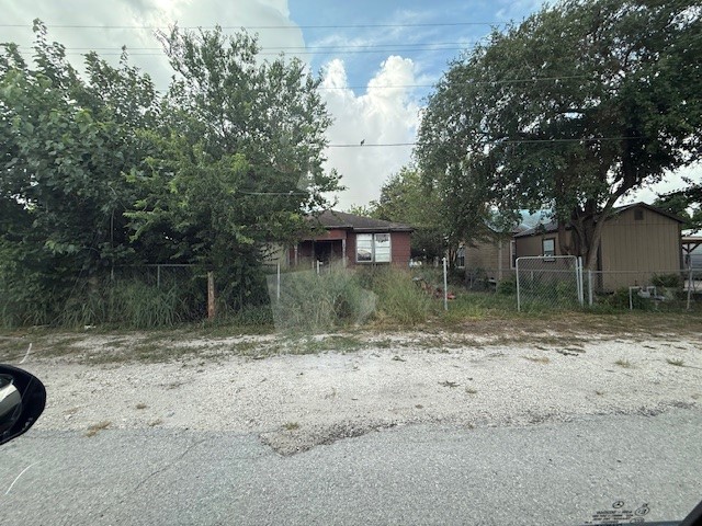 905 S Marigold St Property Photo 2