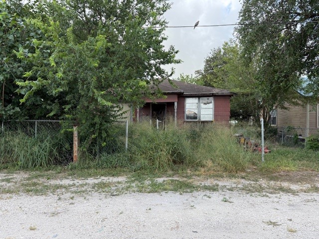 905 S Marigold St Property Photo 3